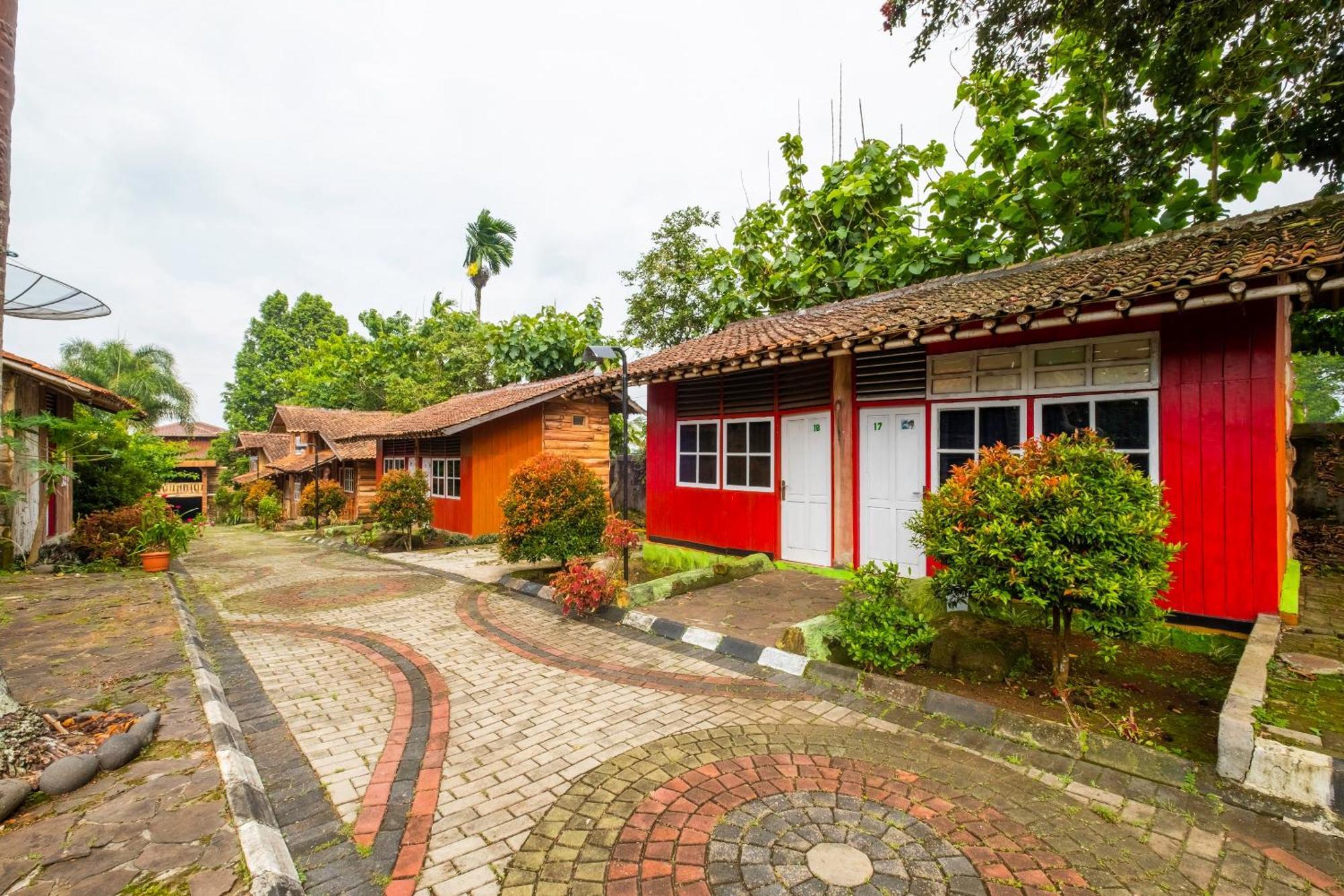 OYO 2278 Cikidang Hunting Resort Sukabumi Bagian luar foto